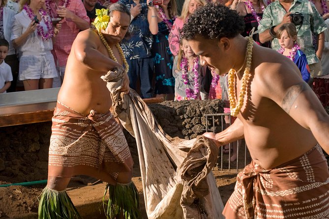Maui Nui Luau at the Sheraton Maui Resort & Spa - Why Black Rock makes this luau different