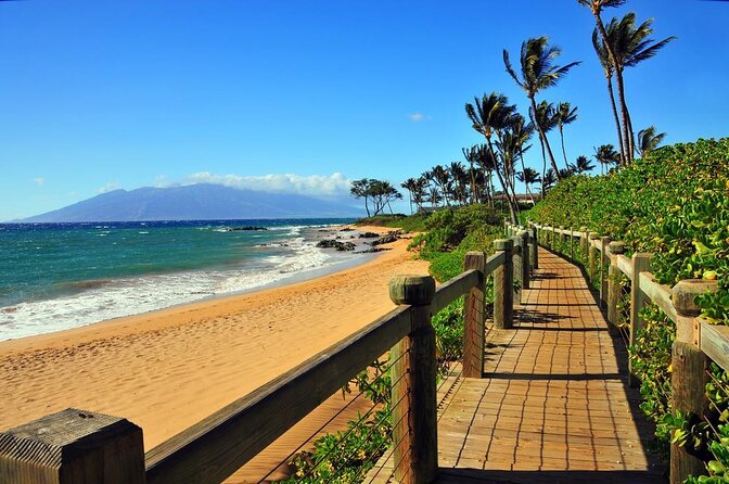 Maui: Te Au Moana Luau at The Wailea Beach Marriott Resort - Dinner Comes Family-Style
