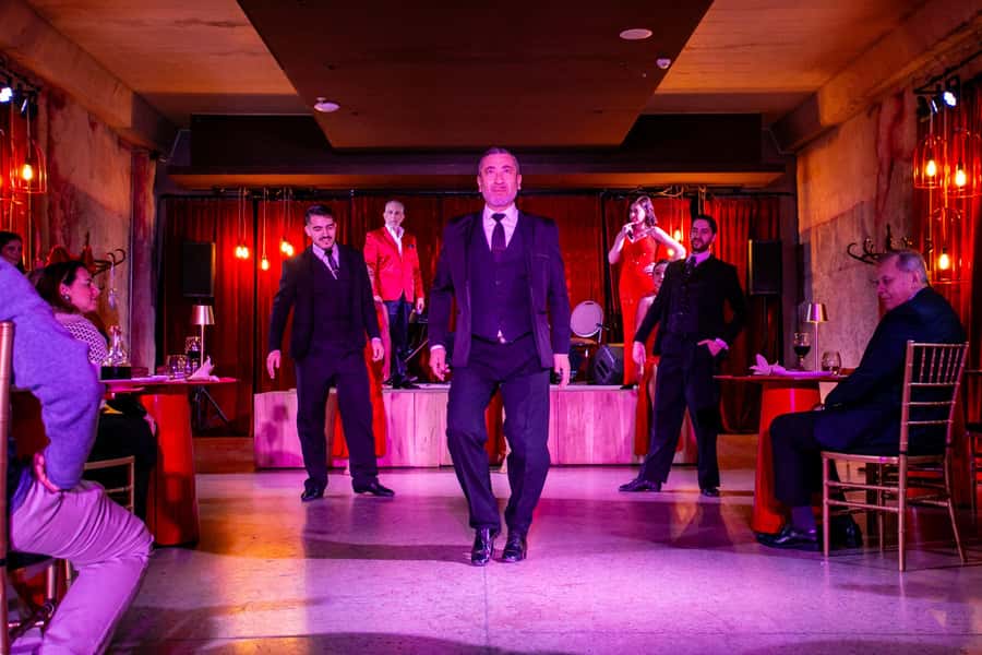 Mendoza: Tango Show with Dinner at Hualta Winery Hotel - The reception: wine, appetizers, and violin