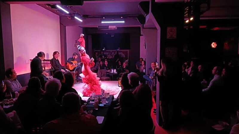 Mexico City: Flamenco Tablao Live Show & dinner - Food and drink during the performance