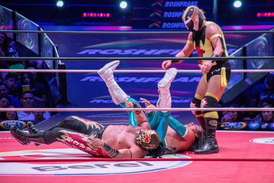 Mexico City: Lucha Libre Show, Walking Tour & Tequila - Meeting near Hostal Amigo and starting with spirits