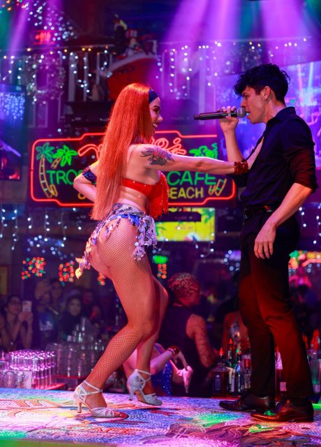 Miami: Mango's Tropical Cafe Dinner & Show - A loud, social room in the heart of South Beach