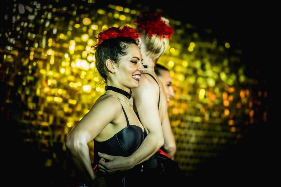 Milan: Maison Milano Dinner and Show - What happens during the three-hour evening