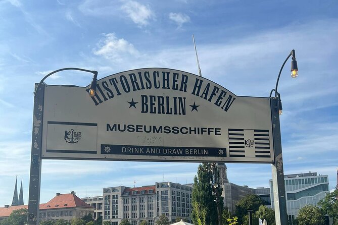 Moonshine Comedy - English Stand Up Comedy by the bay - A Tuesday show with a Berlin setting