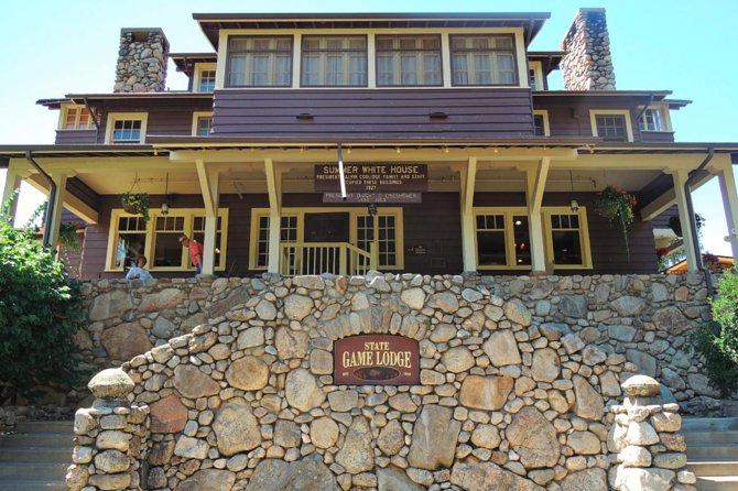 Mount Rushmore and Black Hills Tour with Two Meals and a Music Variety Show - Sylvan Lake offers a short pause