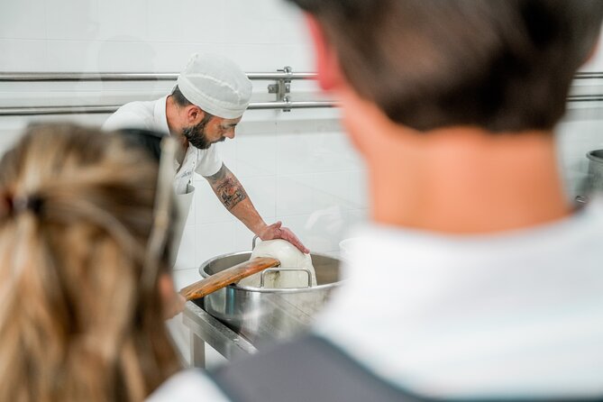 Mozzarella Live Show & Tasting in a Cheese Factory - Why the cheese selection matters