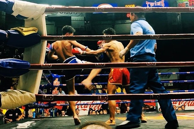 Muay Thai Boxing Show with Ringside Seats at Rajadamnern Stadium - The crowd, betting, and Thai sporting culture