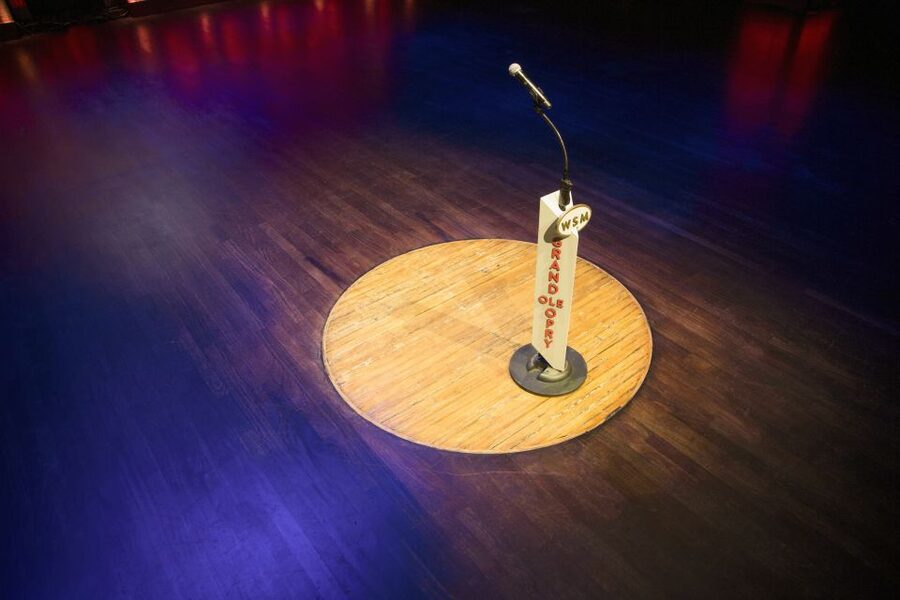Nashville: Grand Ole Opry Show Ticket - The Premium Experience and Circle Room Lounge