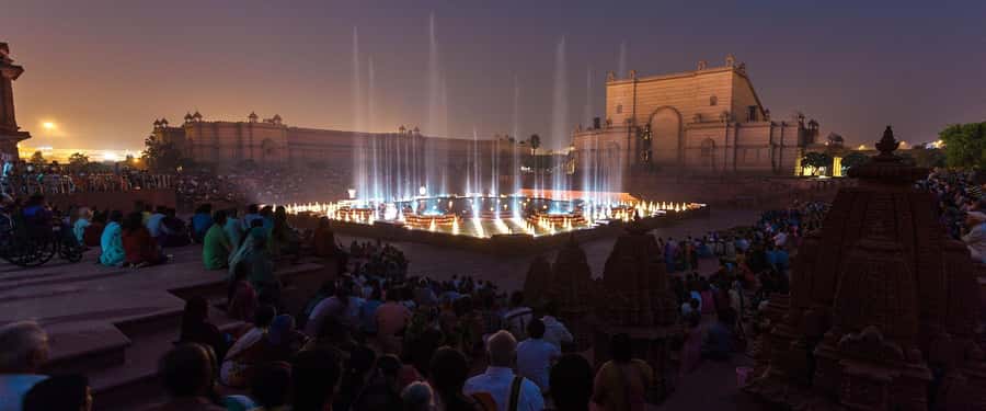 New Delhi: Akshardham Exhibition, Light & Water Show Tour - Start with the package you actually want