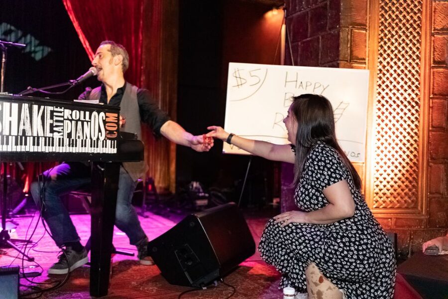New York City: Dueling Pianos Show - Practical timing and booking advice