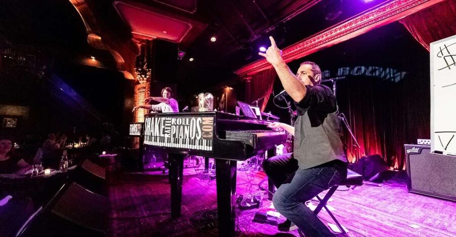New York City: Dueling Pianos Show - How the three-hour evening unfolds