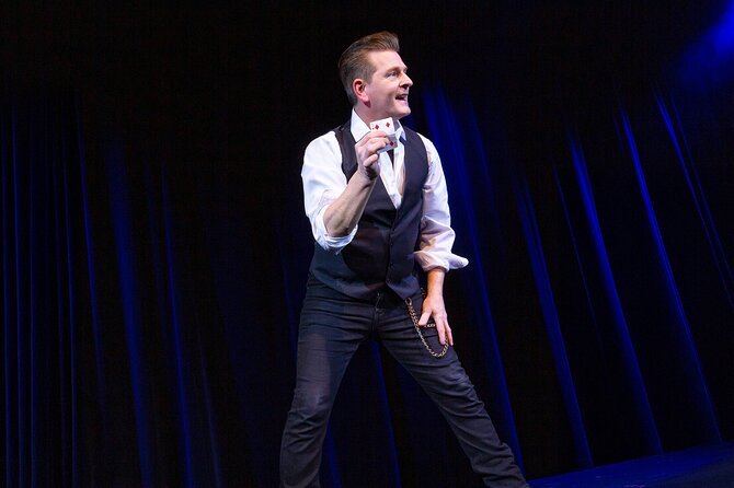 Niagara Falls, Canada: Wild Magic Show Ticket - Choosing the right seats