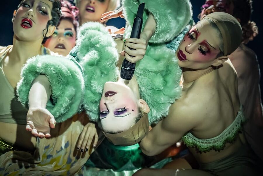 NYC: Cabaret at the Kit Kat Club on Broadway - Practical details inside the theater