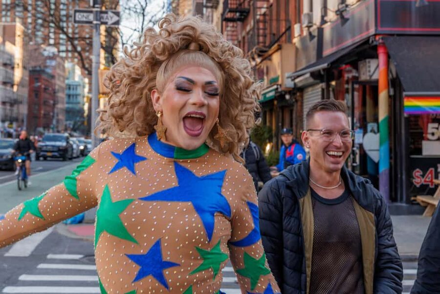 NYC: Fabulous Drag Night Out with a Drag Queen - From a neighborhood bar to a high-energy show