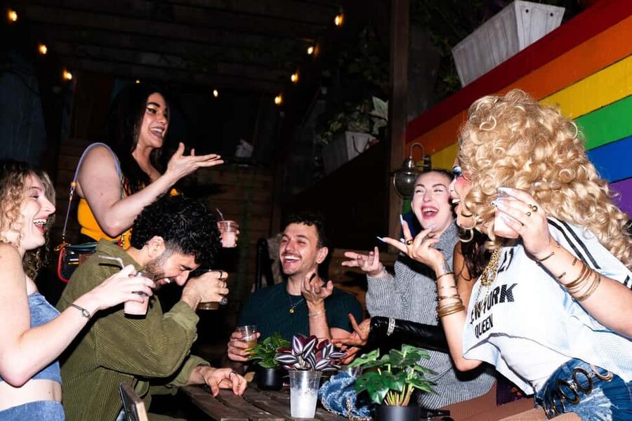 NYC: Fabulous Drag Night Out with a Drag Queen - Why the host makes a difference