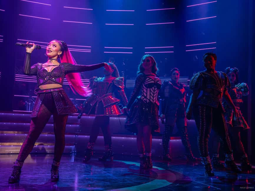 NYC: SIX the Musical on Broadway - Six Tudor queens, one very modern contest