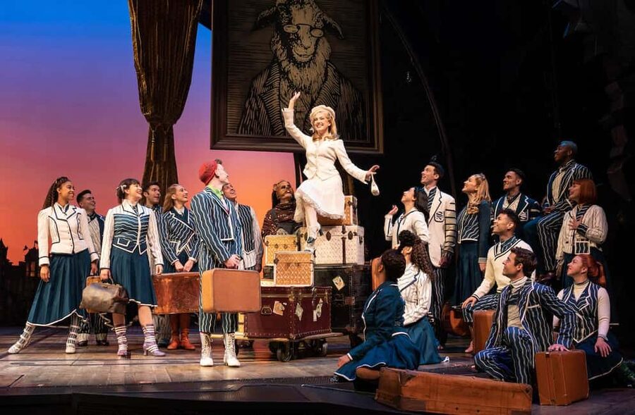 NYC: Wicked The Musical on Broadway - Music, movement, and Broadway scale