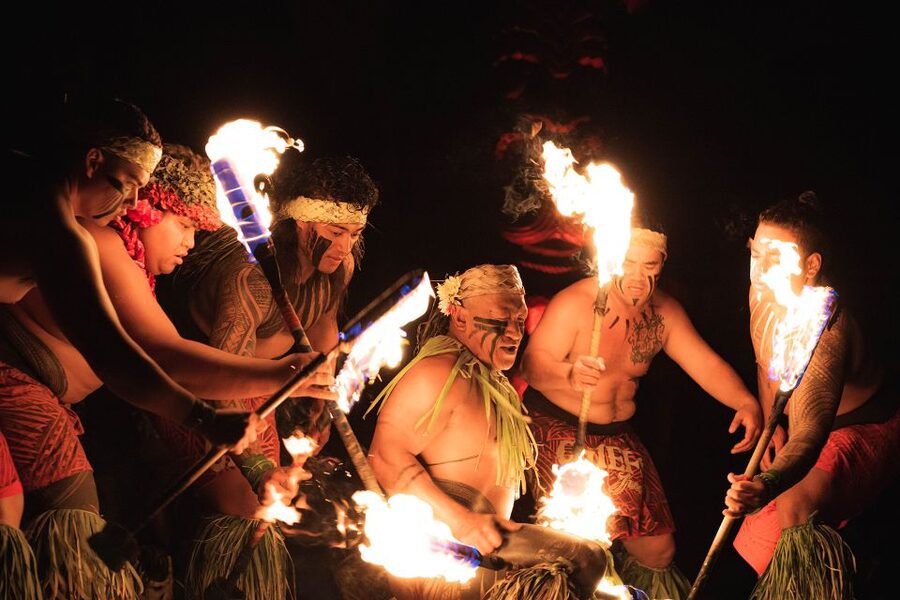Oahu: Chief's Luau Dinner Show - Chief Sielu and the Polynesian story