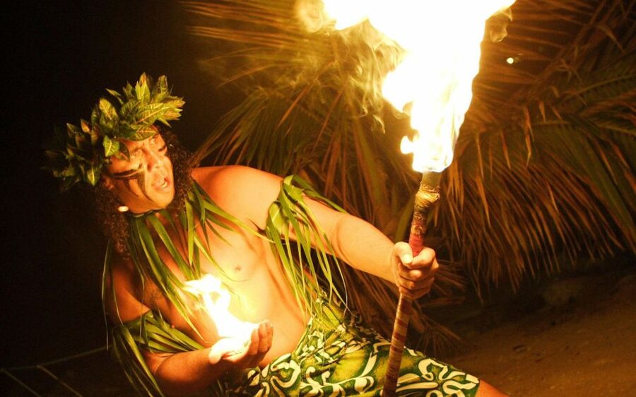 Oahu: Germaine's Traditional Luau Show & Buffet Dinner - A beachside start with a shell lei