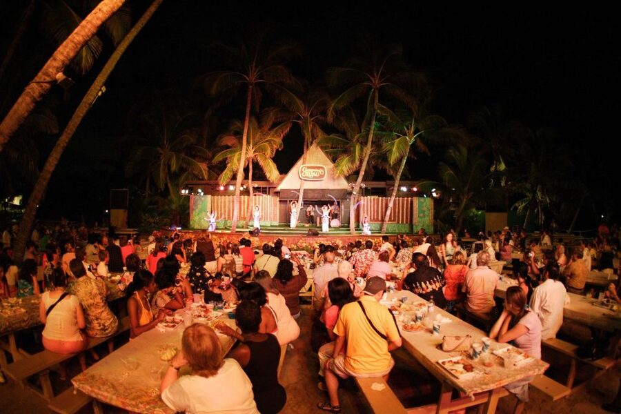 Oahu: Germaine's Traditional Luau Show & Buffet Dinner - Pickup from Waikiki or driving yourself