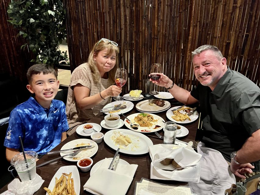 Oahu: Hilton Waikiki Beach Hotel Magical Mystery Show - A good choice for families, couples, and skeptics