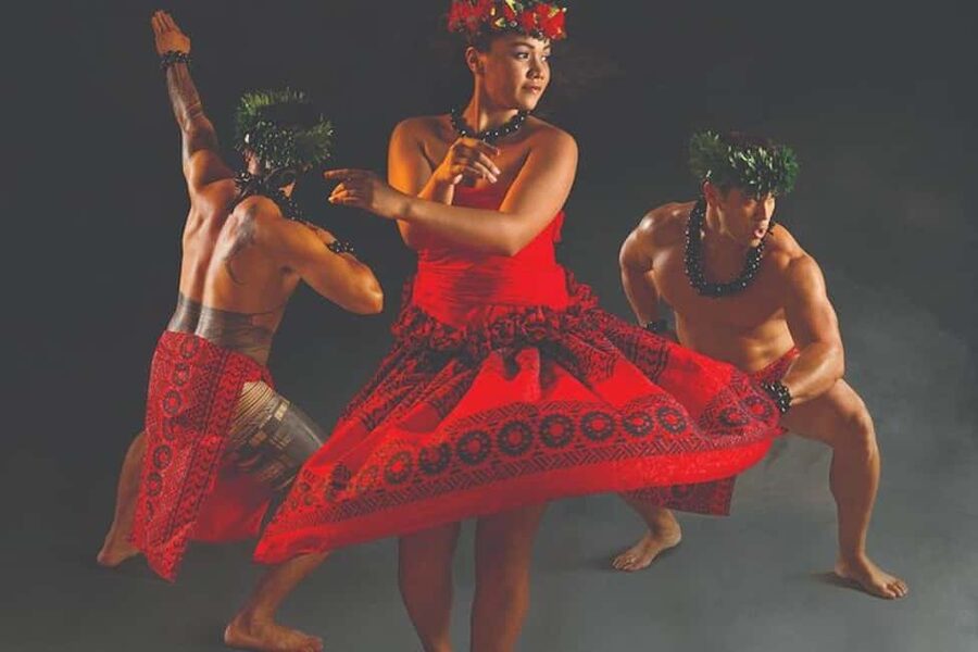 Oahu: Hilton Waikiki Starlight Luau - Hawaiian Melodies and Voyages Across the South Seas