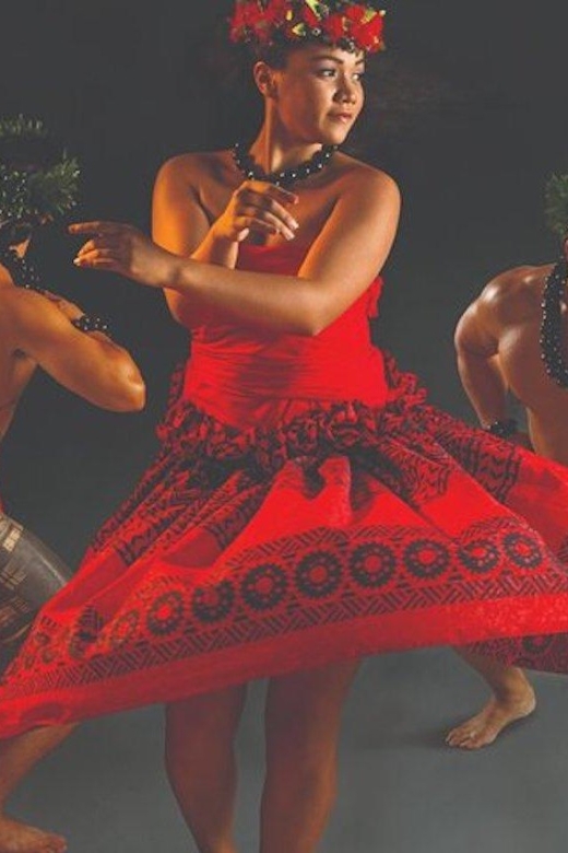 Oahu: Hilton Waikiki Starlight Luau - Fire Knife Dancing and the Final Fireworks