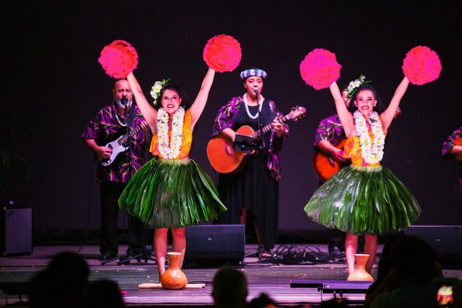 Oahu: Ka Moana Luau Dinner and Show at Aloha Tower - The buffet: what is on the plate
