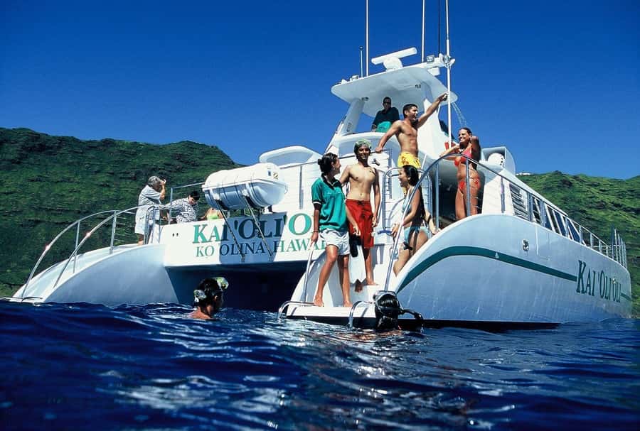Oahu: Snorkeling & Dolphin Watch Cruise w/ Luau Style Buffet - Setting out along Oahu’s Waiʻanae coast