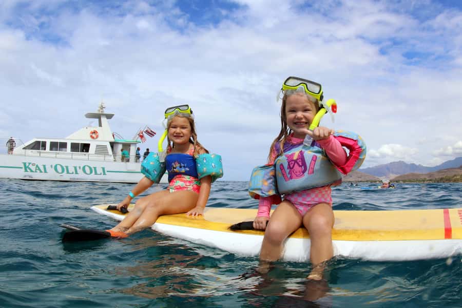 Oahu: Snorkeling & Dolphin Watch Cruise w/ Luau Style Buffet - A Hawaiian buffet served at sea