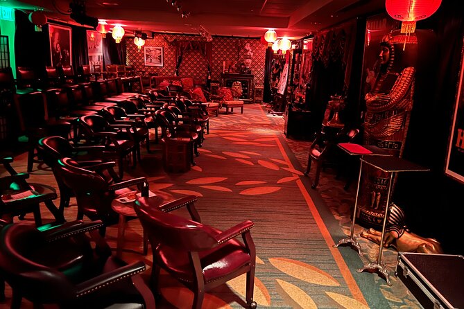Oahu: The Magical Mystery Show! at Hilton Waikiki Beach Hotel - Standard seats or VIP captain’s chairs?
