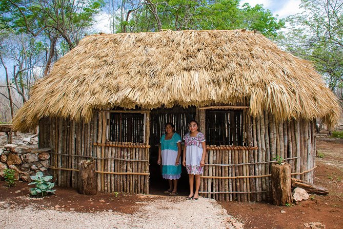 Oncelife experience of CHICHEN ITZA NIGHT SHOW. Cenote and Valladolid included. - Tequila tasting and the Hubiku village visit