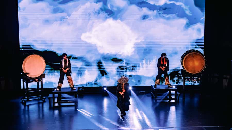 OSAKA NIGHT FUSION Japanese Taiko Kabuki Samurai Dance Show - Who will enjoy Osaka Night Fusion most