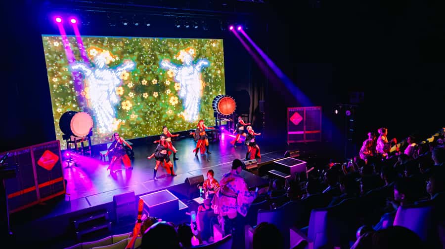 OSAKA NIGHT FUSION Japanese Taiko Kabuki Samurai Dance Show - What this show does not try to be