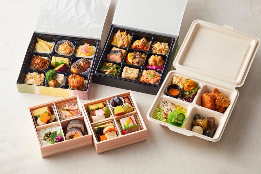 Osaka: Sumo Stage Show with Bento or Snack + Fight & Photo - Learning the basics before the bouts