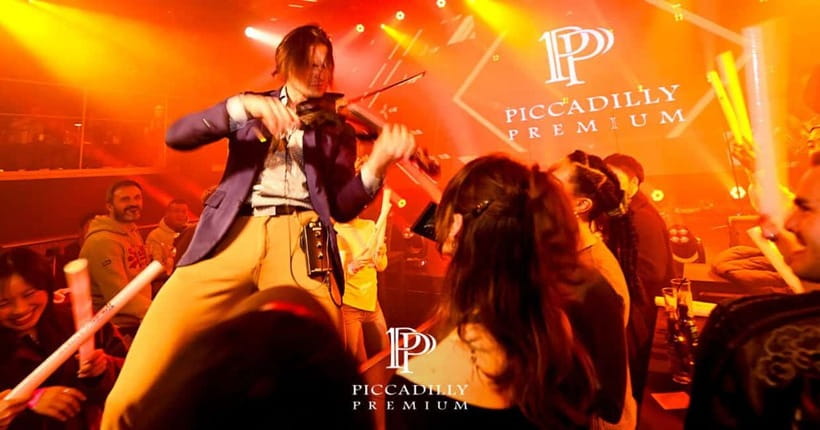 Osaka Umeda：PICCADILLY LIVE SHOW & NIGHTCLUB TICKET & Shisha - Finding Piccadilly in Umeda