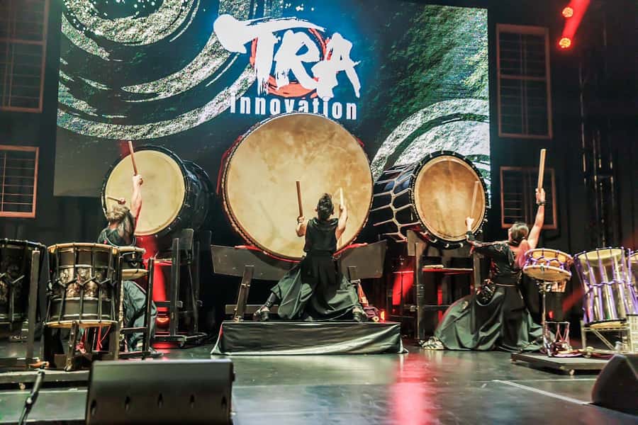 Osaka: UTAGE Japanese Taiko Live Show - Visuals, humor, and the pace of the hour