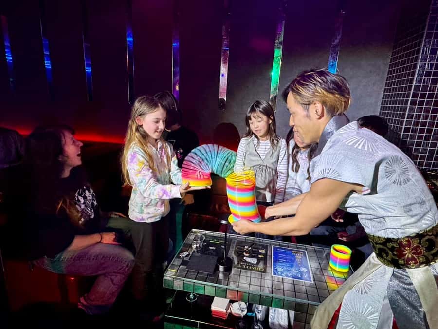 OSAKA VARIETY ACT SHOW - Drinks and the value of the low price