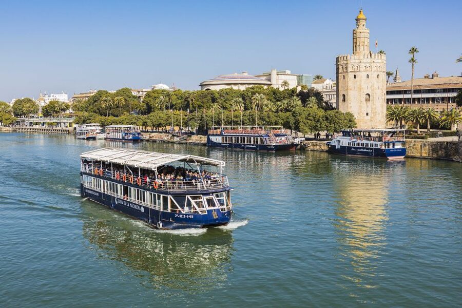 Panoramic Guadalquivir Cruise + Flamenco Show & Walking tour - Triana at 11:30, Santa Cruz at 17:30