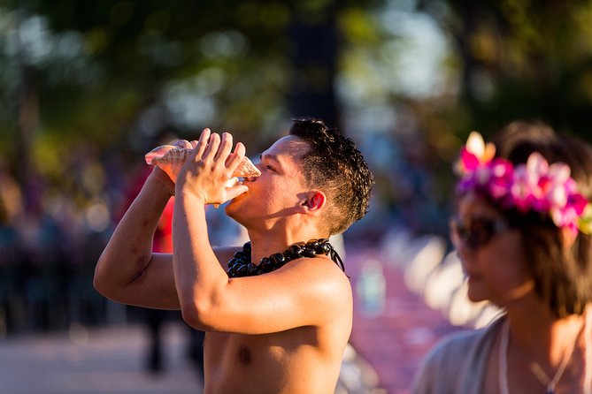 Paradise Cove Luau - Dinner: Hawaiian favorites with a broad menu