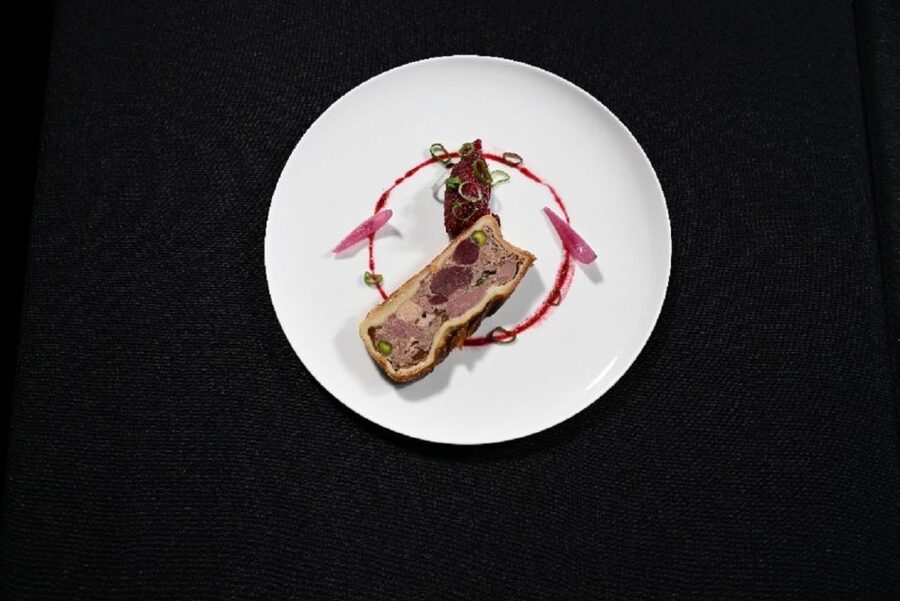 Paris: 3-Course Dinner & Show at Paradis Latin Cabaret - Seating, sightlines, and comfort