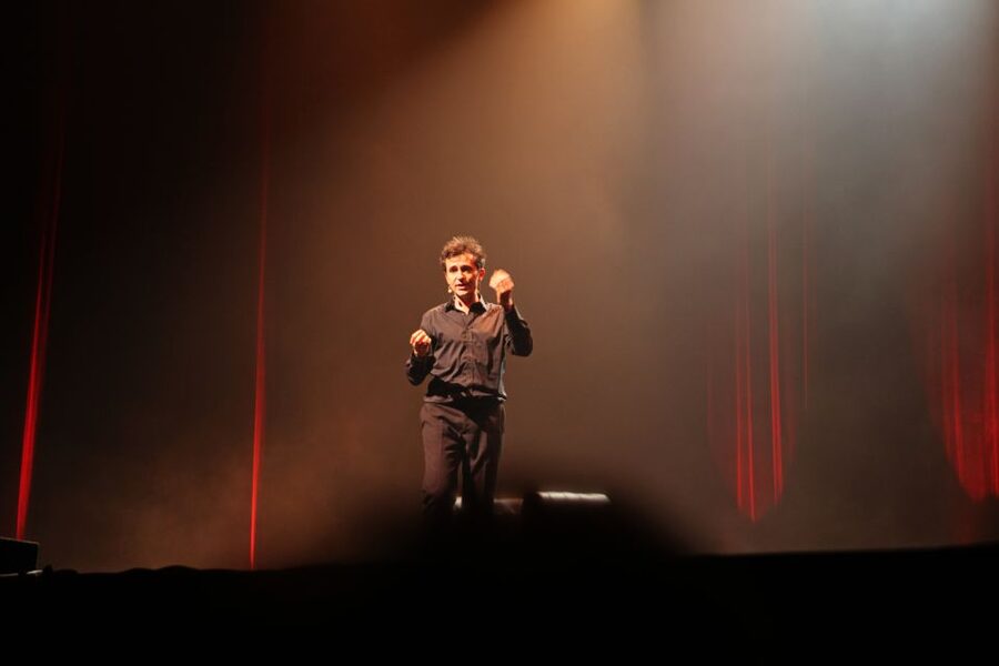 Paris: Comedy Show in English - How to Become a Parisian - Learning why Parisians seem rude