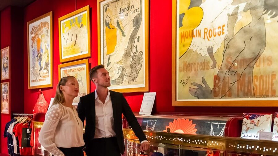 Paris: Evening Sightseeing Tour and Moulin Rouge Show - Timing, dress, and the late-night return