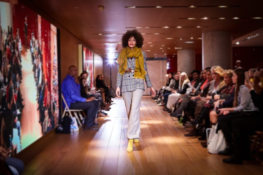 Paris: Fashion Show at Galeries Lafayette Haussmann - Tips for Families and First-Time Fashion Fans