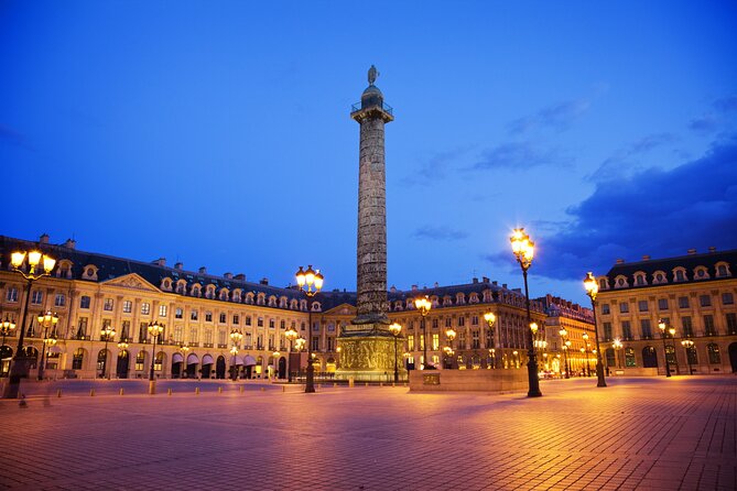 Paris Illuminations Tour with Moulin Rouge Show and Cruise Option - Ile de la Cité, Notre-Dame, and the Louvre