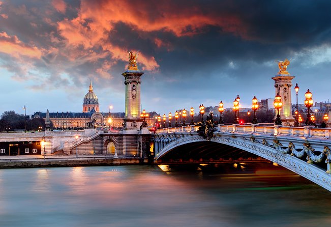 Paris Illuminations Tour with Moulin Rouge Show and Cruise Option - The 9 p.m. or 11 p.m. show changes the evening