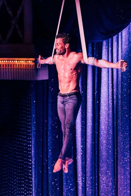 Paris: La Nouvelle Eve Cabaret Dinner Show - Quick takeaways from La Nouvelle Eve