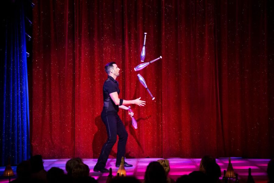 Paris: La Nouvelle Eve Cabaret Dinner Show - Comedy, dance, juggling, and acrobatics