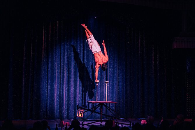 Paris La Nouvelle Eve Cabaret Show in Montmartre - The specialty acts add real variety