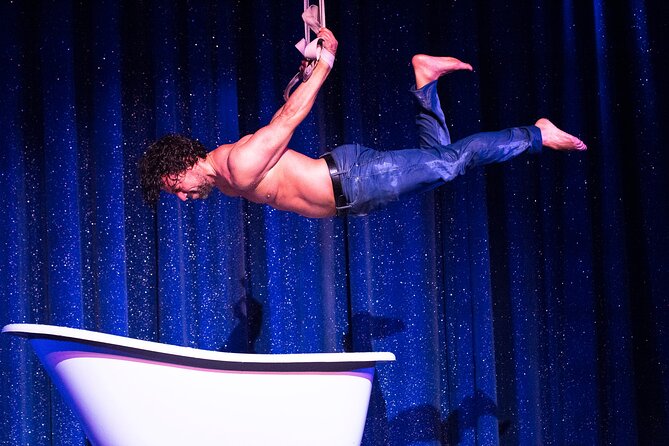 Paris La Nouvelle Eve Cabaret Show in Montmartre - Practical details for a smooth evening